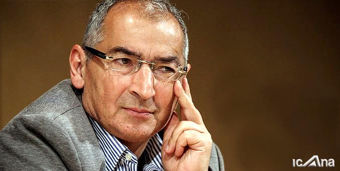 کنایه توئیتری زیباکلام به تلاش احمد‌ی‌نژاد برای مهندسی انتخابات ۸۸