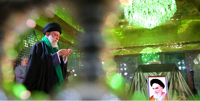 حضور رهبر انقلاب در مرقد مطهر امام راحل و گلزار شهدای بهشت زهرا(س)