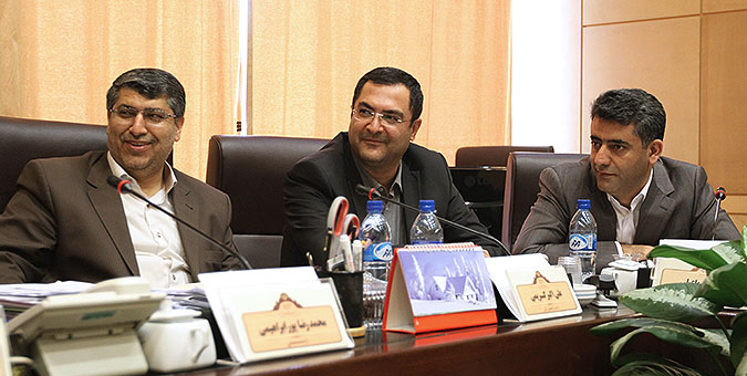 بررسی تدوین استراتژی های قانون‌گذاری برای رفع موانع توسعه صادرات