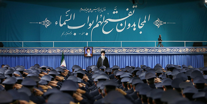مردم مشکلات را تحمل می‌کنند اما از تبعیض و فساد شکایت دارند/۲۲ بهمن امسال تماشایی خواهد بود