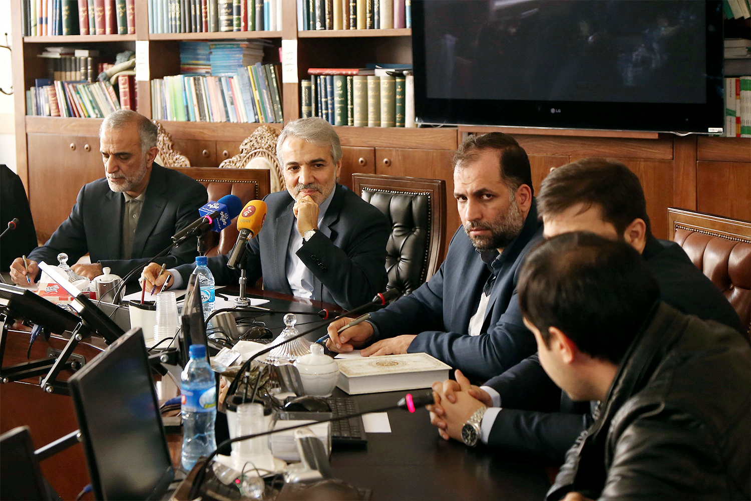 نشست خبری سخنگوی دولت با خبرنگاران پارلمانی در مجلس