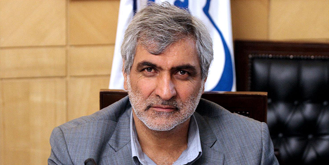 بانک مرکزی با کارشکنی بانک ها برخورد کند/بخشنامه های ارزی عدم اطمینان را مخابره می کند