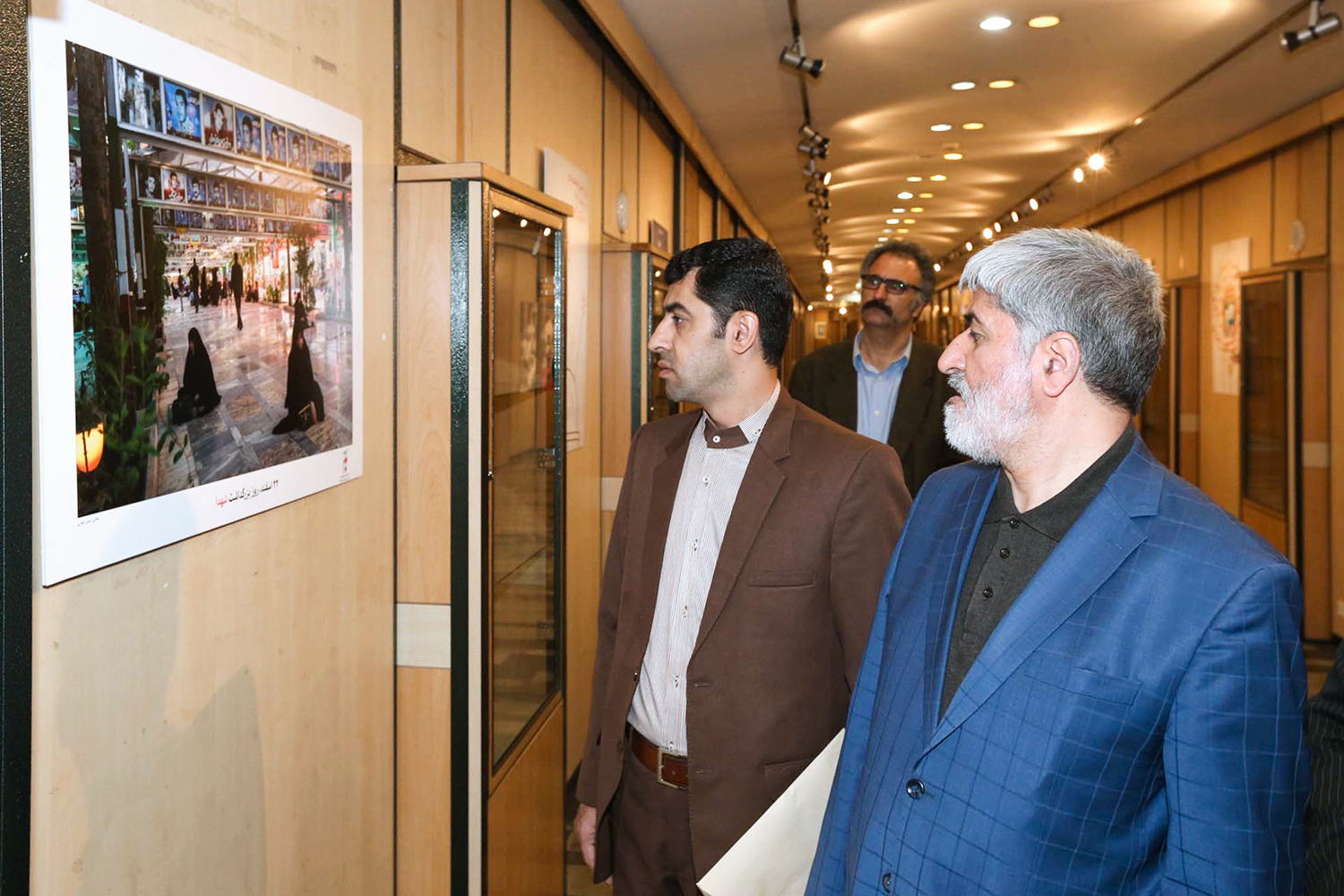 افتتاح نمایشگاه هنرهای تجسمی بنیاد شهید در مجلس شورای اسلامی