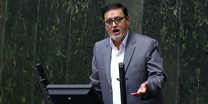 هر نماینده باید شخصا رأی خود را به صندوق بیندازد