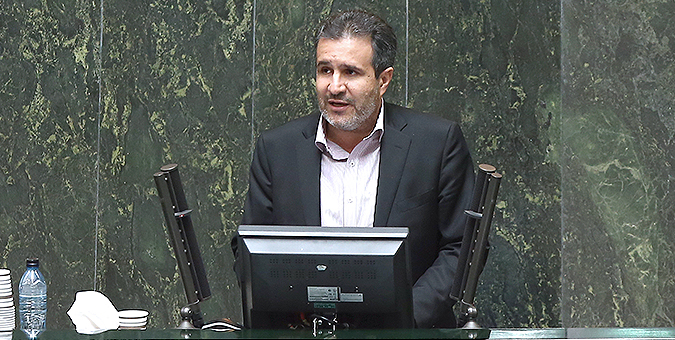 تناقض آشکار بین تأمین ارز غذای سگ و عدم تخصیص دلار به دارو