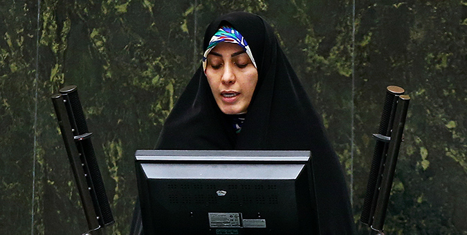 نهادهایی که از بودجه عمومی ارتزاق می‌کنند باید به دولت کمک ‌کنند