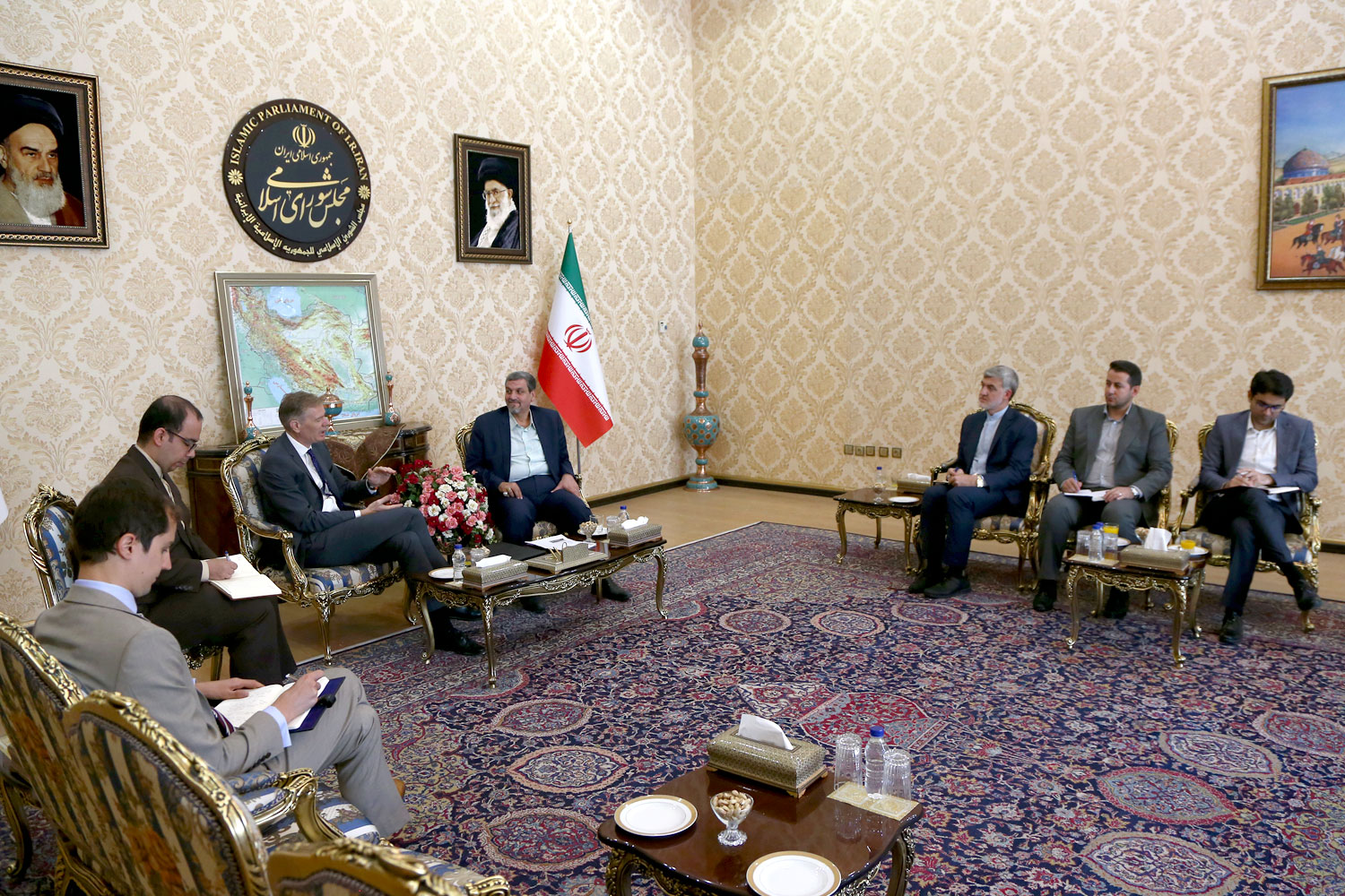 دیدار سفیر انگلیس در تهران با مصطفی کواکبیان