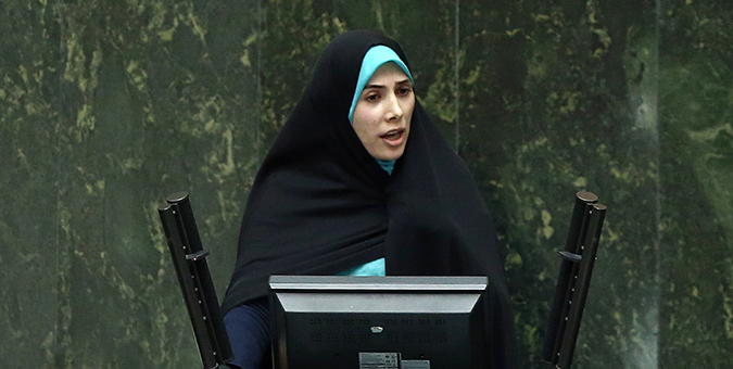 انتقاد فاطمه حسینی از حذف تبصره مربوط به سهم زنان در لیست‌های انتخاباتی