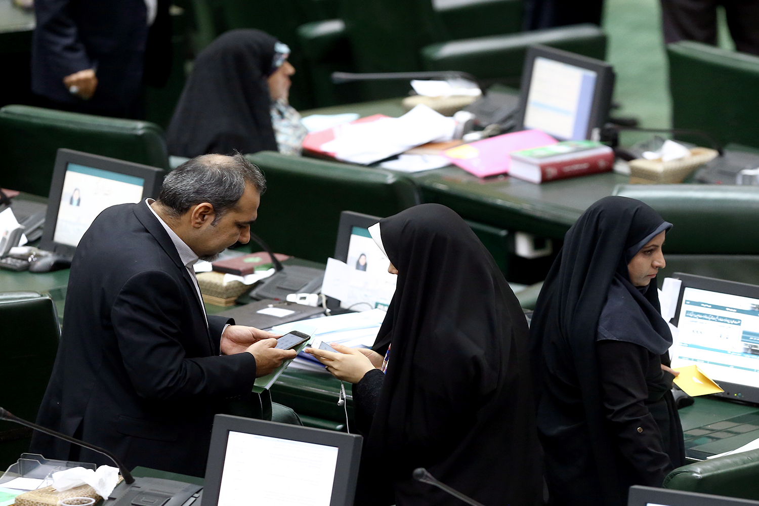 صحن علنی مجلس شورای اسلامی با حضور وزیر نفت