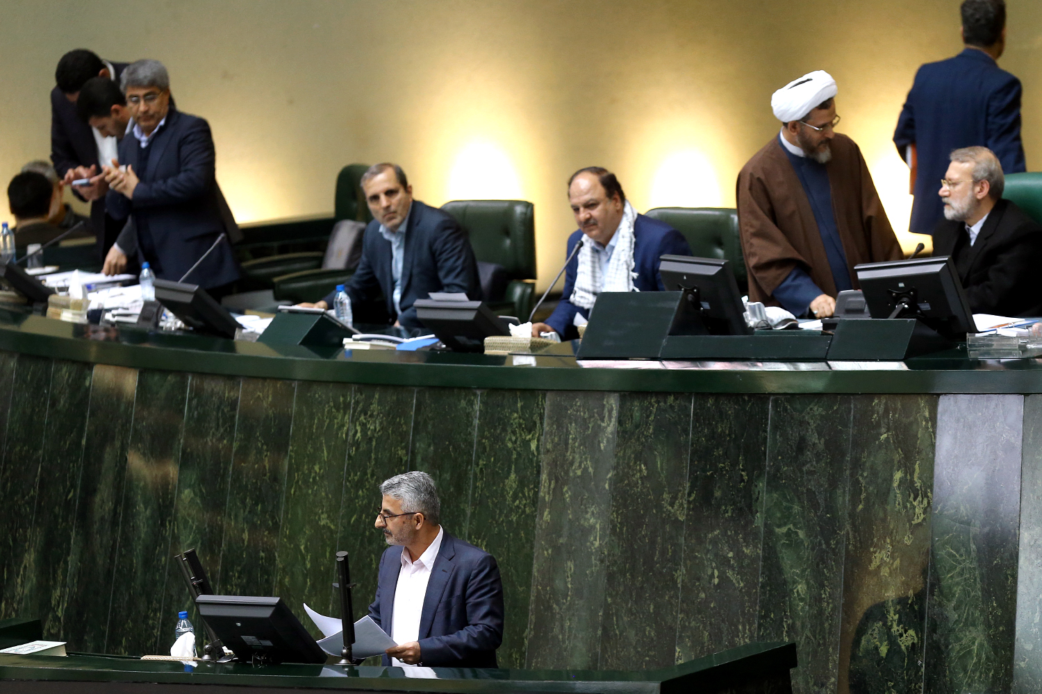 ناطقان میان دستور صحن علنی مجلس شورای اسلامی