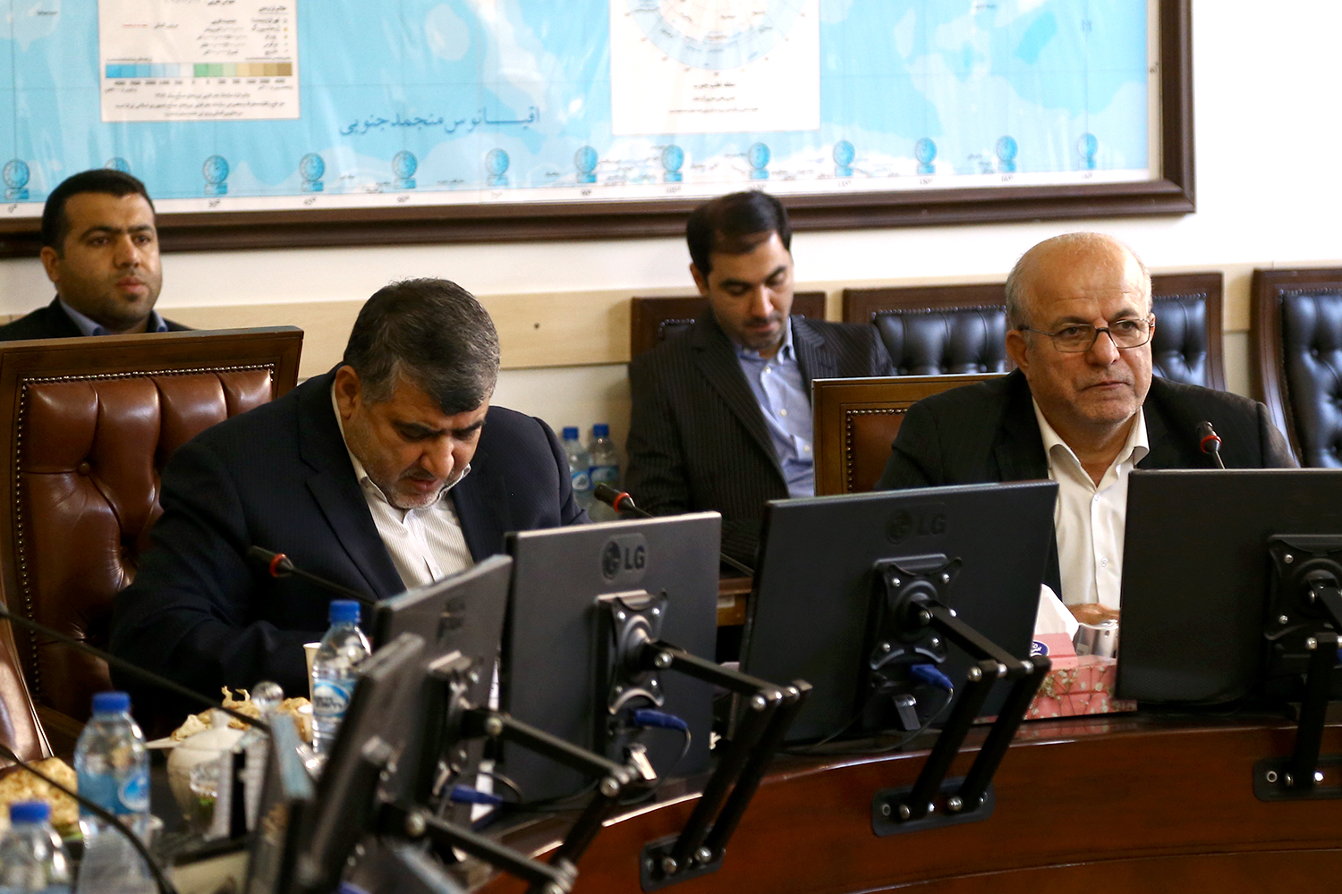 نشست فراکسیون مستقلین ولایی مجلس شورای اسلامی با حضور وزیر اقتصاد