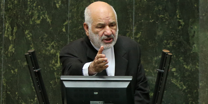 اشرافی گری تا دم قبر هم رفته است