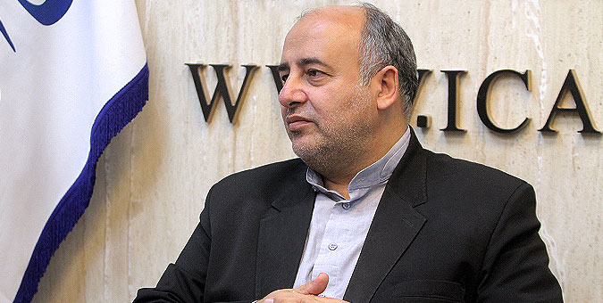 فروش فوری خودروسازان متوقف شود