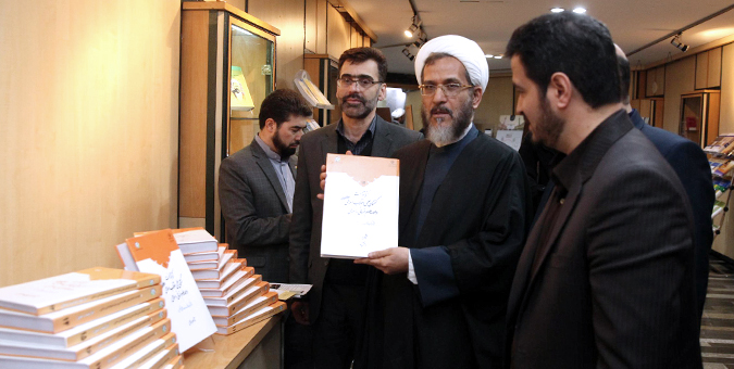 افرادی پوپولیست مختصر اعتبارات مراکز پژوهشی حوزه ها را مسئله کشور قلمداد می کنند افرادی پوپولیست مختصر اعتبارات مراکز پژوهشی حوزه ها را مسئله کشور قلمداد می کنند