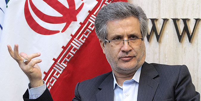 سازمان حفظ نباتات مقابله با حمله گسترده ملخ صحرایی را فراموش نکند