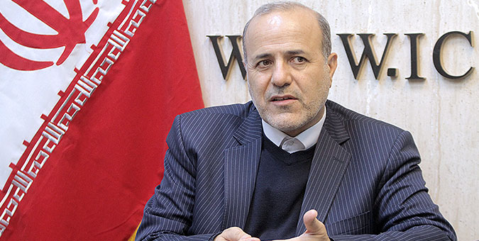 تمام وقت مدیران مدارس صرف پاسخ به دستورالعمل‌ها و بخشنامه‌ها می‌شود