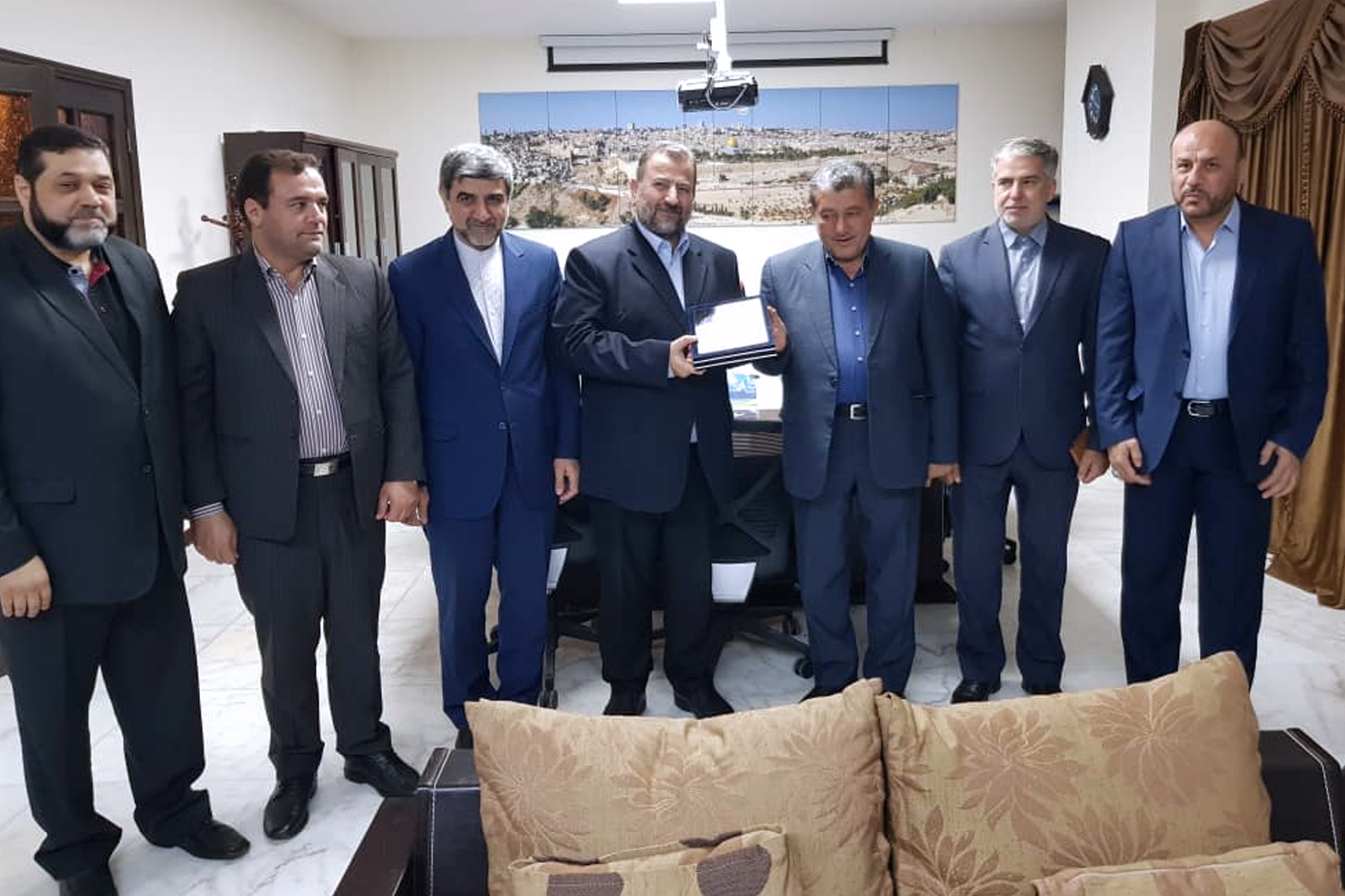 دیدار رئیس و اعضا گروه دوستی پارلمانی جمهوری اسلامی ایران و فلسطین با نائب رئیس دفتر سیاسی جنبش حماس