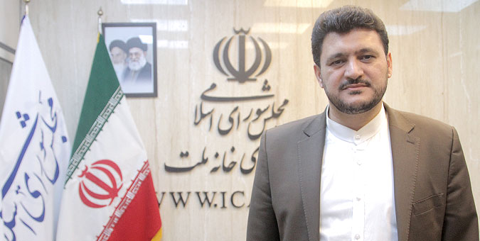 مجلس از طرح پیش‌فروش نفت استقبال می‌کند
