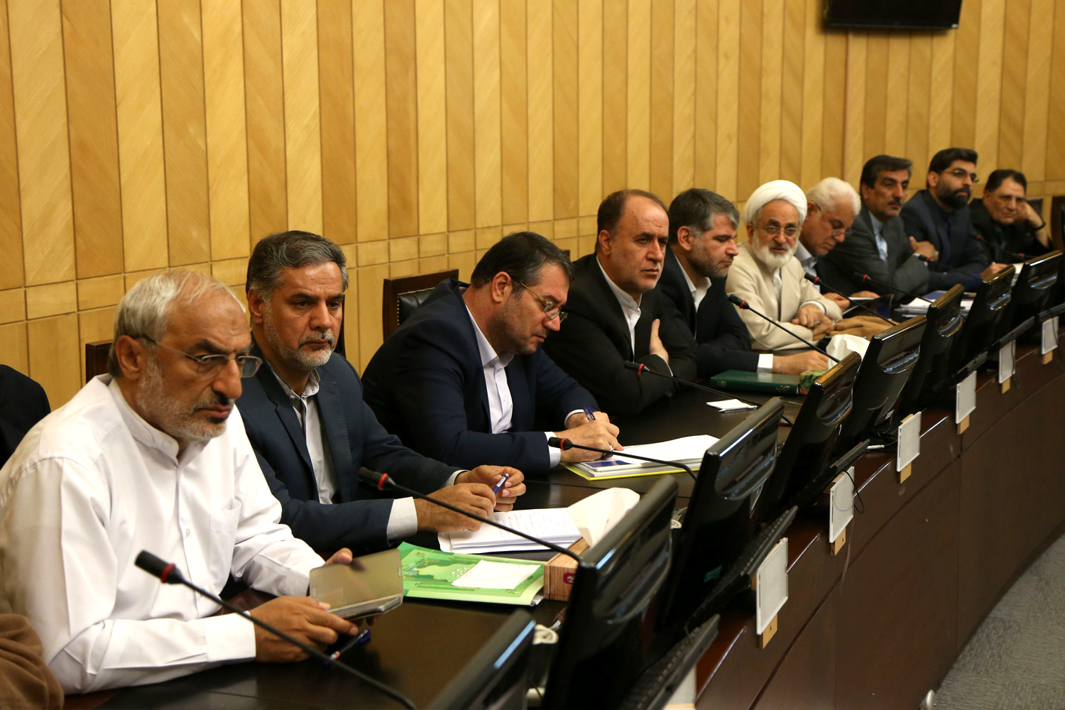 نشست فراکسیون نمایندگان ولایی مجلس با حضور وزیر صنعت، معدن و تجارت