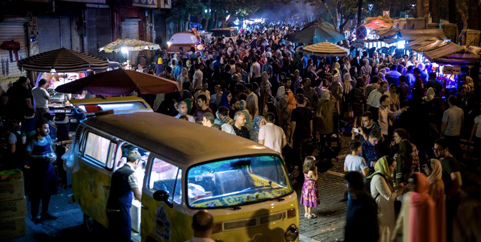 نباید کارگران را به بهانه حیات شبانه استثمار کرد/ مخالف طرح حیات شبانه هستم