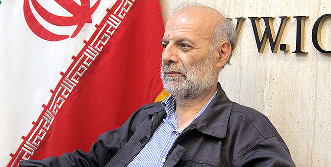 شهرداری تهران وسازمان محیط زیست برای مشکل حمل و نقل عمومی سیاست گذاری کنند