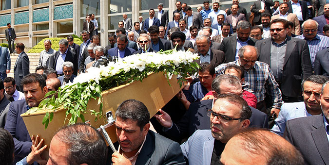 مرحوم صفاری به خوش اخلاقی و پرکاری در بین همکاران وزارت‌خارجه شناخته شده است