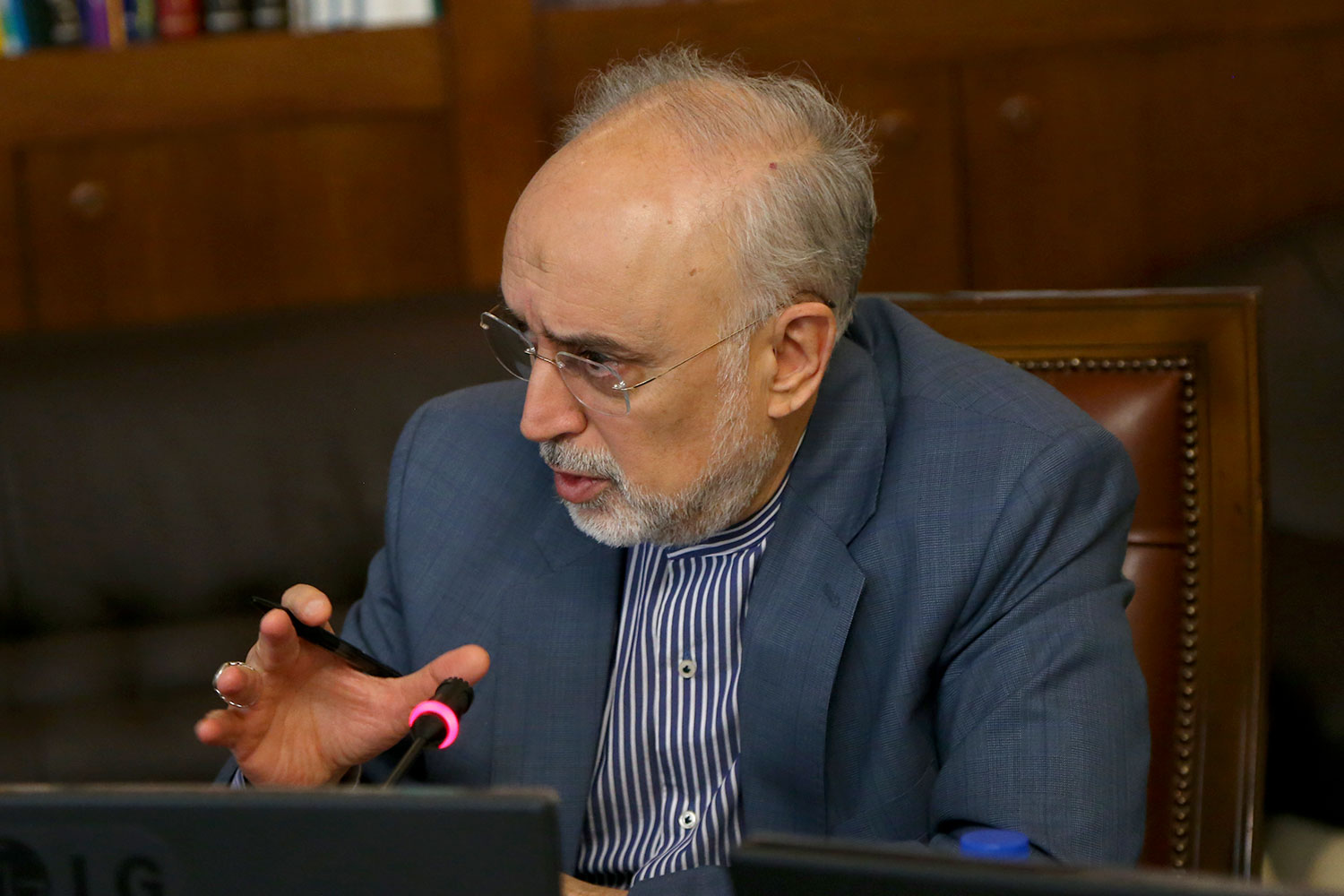 نشست فراکسیون مستقلین ولایی مجلس با حضور رئیس سازمان انرژی اتمی