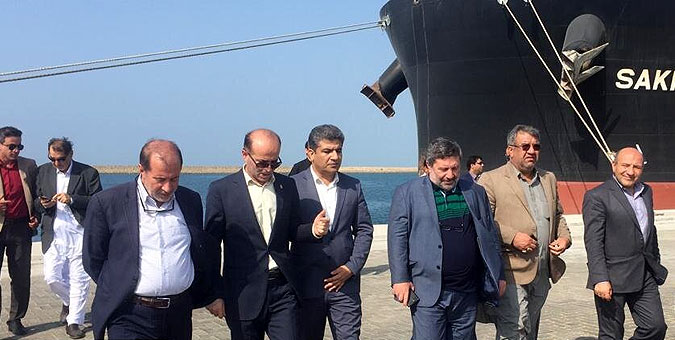 بازدید رییس کمیسیون اقتصادی مجلس از بندر شهید بهشتی چابهار