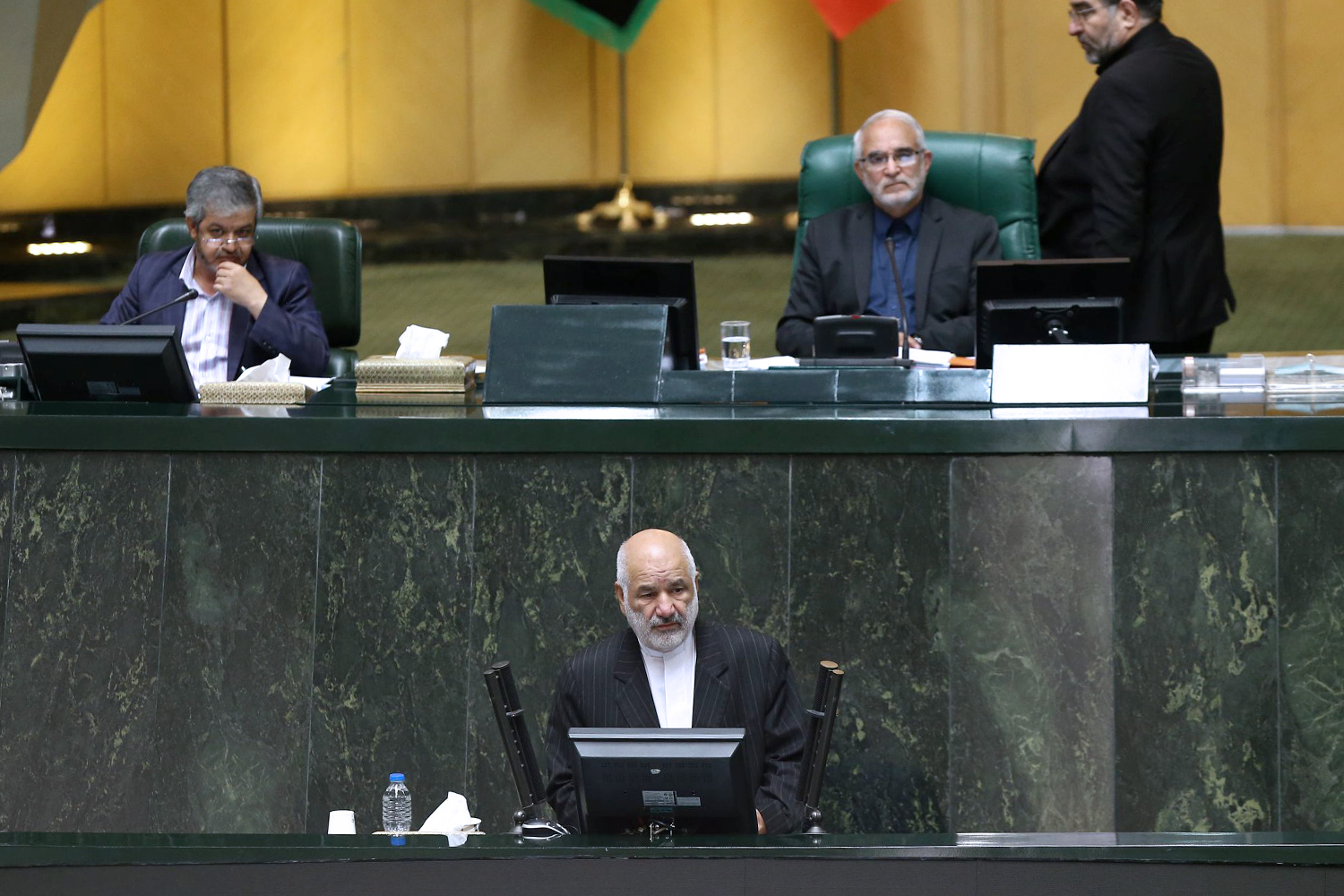 ناطقان میان دستور صحن علنی مجلس شورای اسلامی 21 مهر ماه 1398