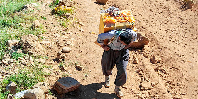 طرح "کولبری و تجارت مرزی" مرهمی برای تسکین درد کولبران
