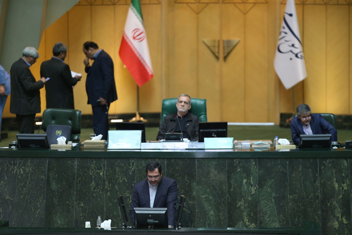 ناطقان میان دستور 18 آذر 98 مجلس شورای اسلامی