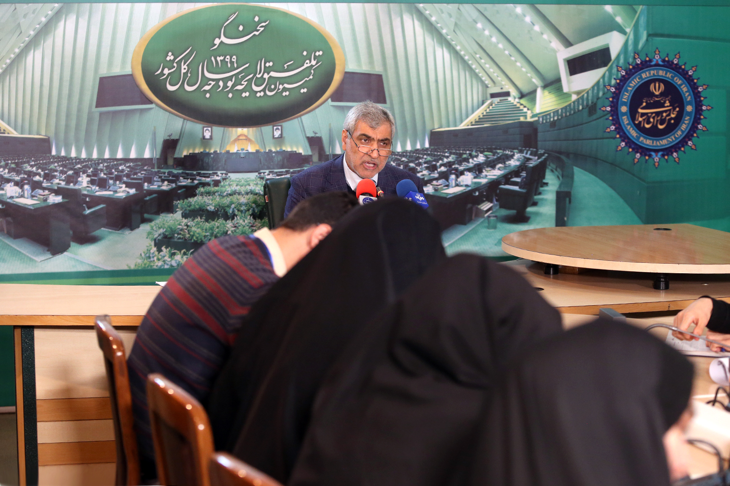 نشست خبری سخنگوی کمیسیون تلفیق لایحه بودجه ۹۹ (9)
