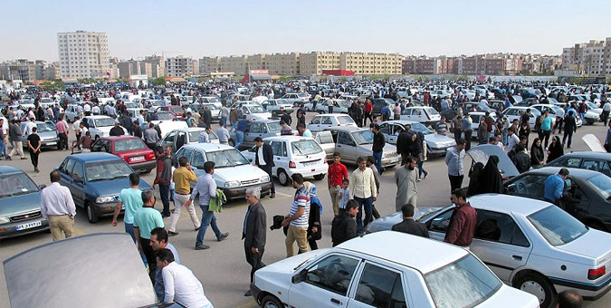 باید از ظرفیت بالای خودروسازان داخلی استفاده کرد / پیش‌فروش خودرو، بازار را کنترل کرد