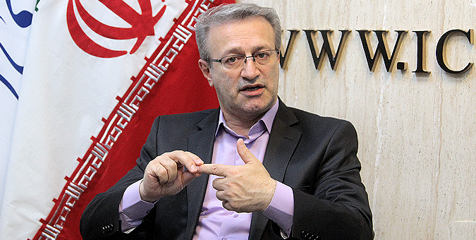 چندبرابر شدن ایستادگی در مقابل دنیای کفر با تنگ کردن عرصه بر مردم/ لزوم ادامه مذاکرات در چارچوب حفظ منافع ملی