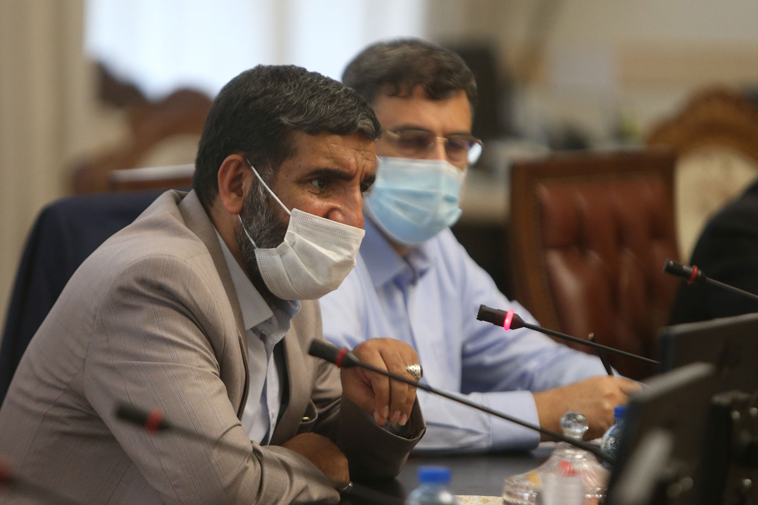 نشست مشترک قاضی‌زاده هاشمی با فعالان گروه‌های جهادی