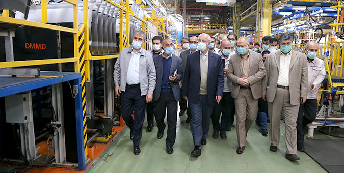 ارتباط خودروسازان با شرکت های دانش بنیان ها تقویت شود
