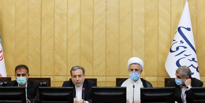 دولت تا لغو کامل تحریم‌ها حق مذاکره مستقیم و یا غیر مستقیم با آمریکایی‌ها را ندارد
