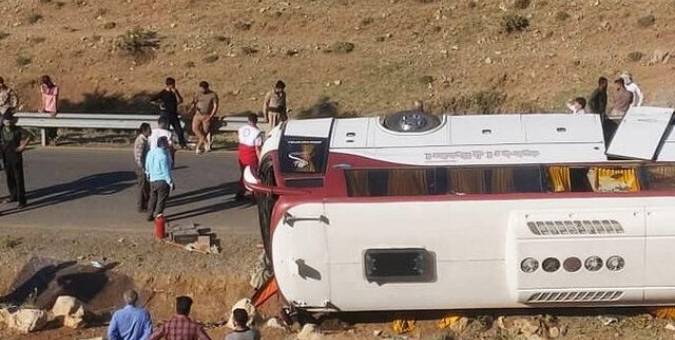 اعضای کمیسیون عمران به محل وقوع حوادث واژگونی اتوبوس‌های خبرنگاران و سرباز معلمان می‎‌روند