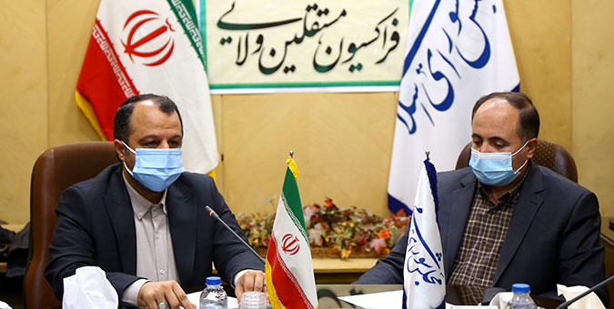 مالیات تولیدکنندگان نسبت به سال گذشته 5 درصد کاهش داشته است/ همراهی یک تیم قوی اقتصادی با تیم مذاکره‌کننده برای نخستین بار