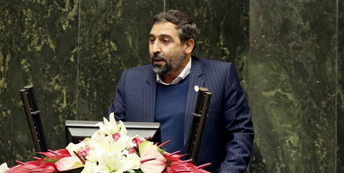 انحصار و مافیا در خودروسازی بیداد می کند/ مدیران ناکارآمد صنعت خودروسازی را با مشکل مواجه کرده اند