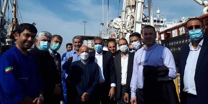 اعضای کمیسیون انرژی از اسکله نفتی شرکت نفتی فلات قاره بازدید کردند