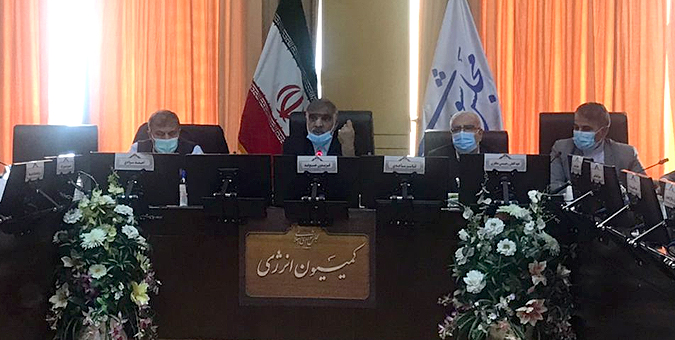 عدم اقناع آصفری از توضیحات اوجی درباره چرایی مازوت‌سوزی برخی نیروگاه‌ها
