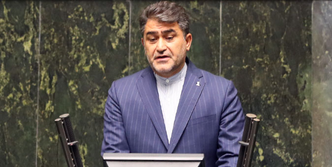 تصمیمات هیجانی اقتصاد کشور را فلج می‌کند/ مردمی سازی اقتصاد را عملیاتی کنید