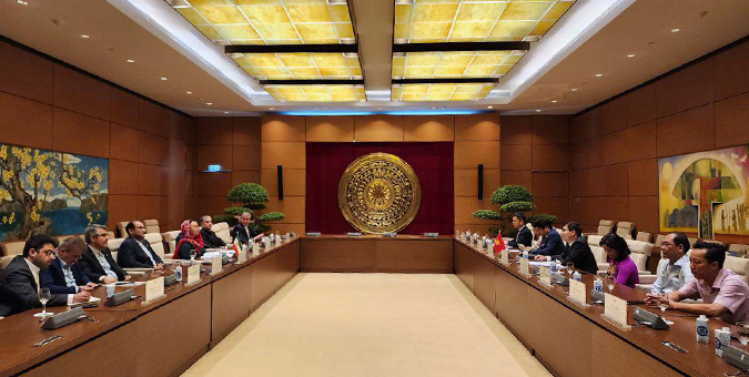 افزایش تعاملات پارلمانی ضرورت دارد/استقبال تهران از گسترش مناسبات با هانوی