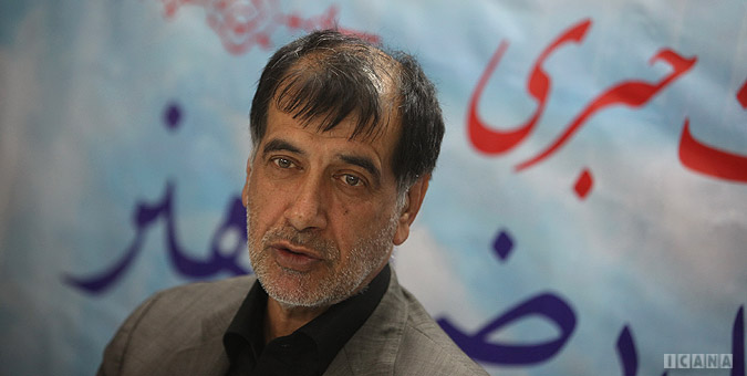مداحی عید فطر کار درستی نبود/ تلاش برای اثبات ناکارامدی دولت در همین سال اول سیاستی اشتباه است