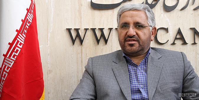 تجری از غرفه خبرگزاری خانه ملت بازدید کرد