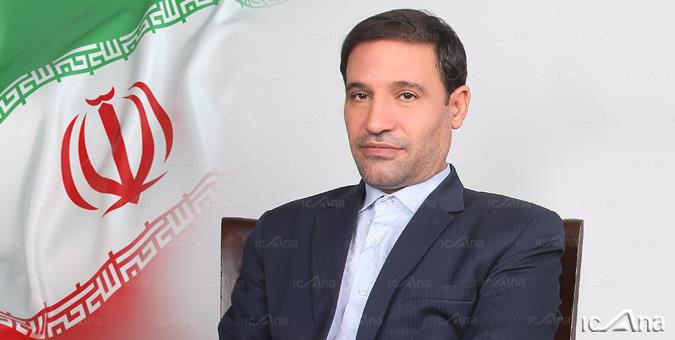 اعزازی از غرفه خبرگزاری خانه ملت بازدید کرد
