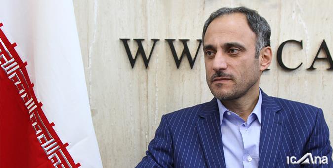 ویزیت گروهی بیماران مغایر با روح پزشکی است/ همه مشکلات را نمی توان با نظارت حل کرد