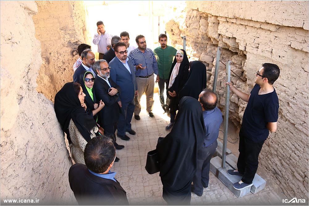 گزارش تصویری/ بازدید جمعی از خبرنگاران پارلمانی از اماکن صنعتی، تاریخی و گردشگری یزد