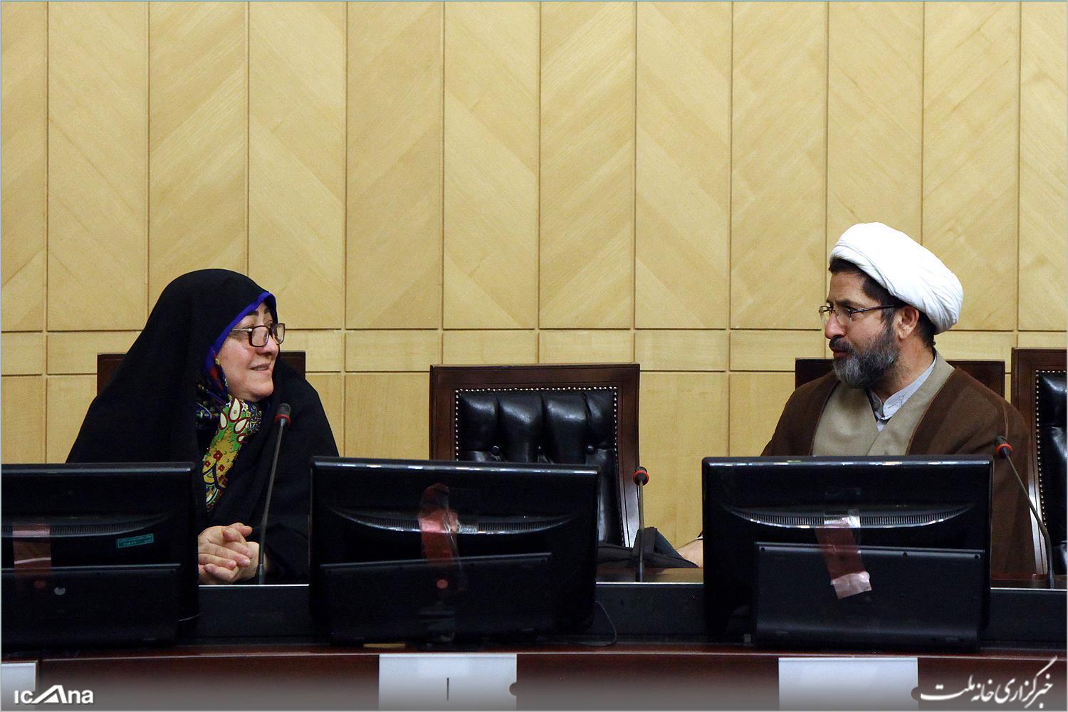 گزارش تصویری/ نشست اعضای کمیسیون حمایت از تولید ملی و نظارت بر اصل ۴۴ قانون اساسی با حضور وزیر اقتصاد و دارایی